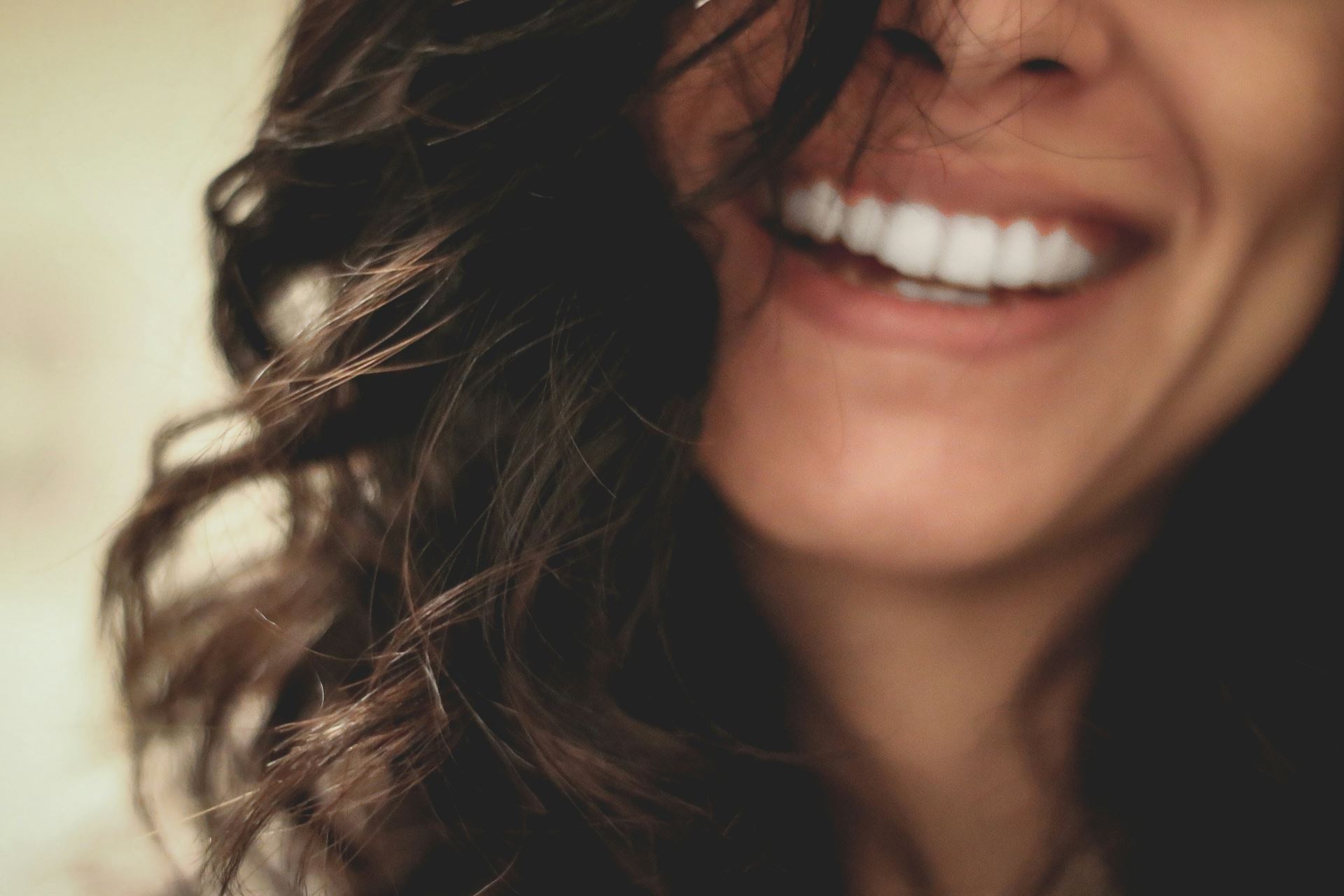 woman smiling teeth